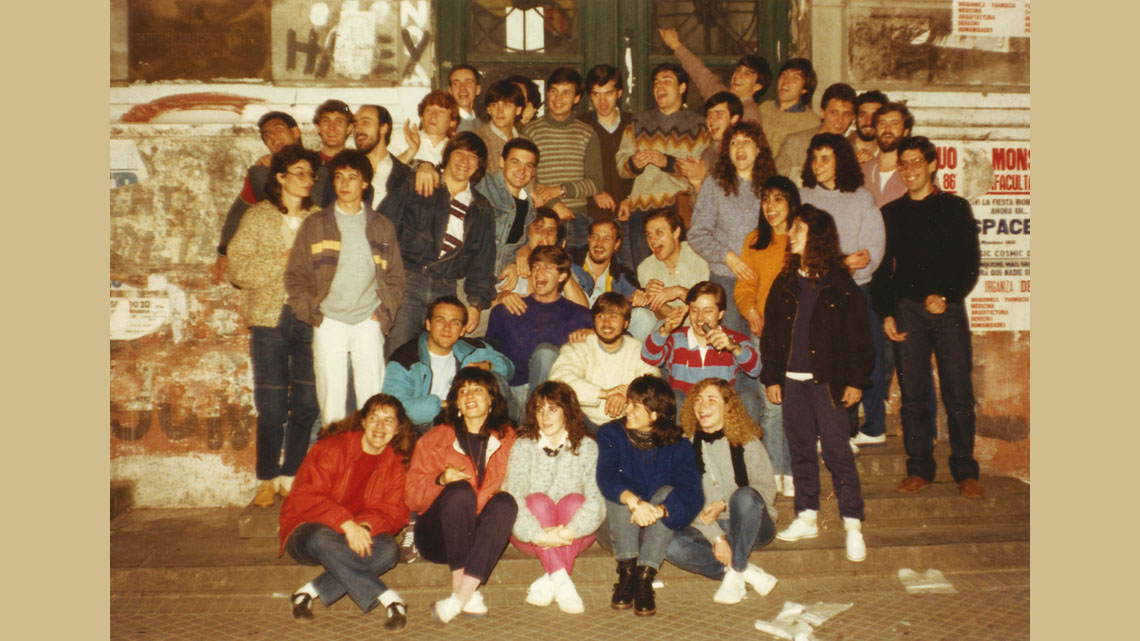 Estudiantes de Ing. Civil visitan Los Reyunos en 1986 